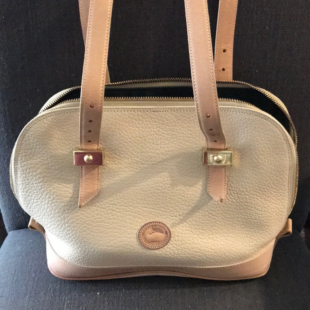 Vintage Dooney and Bourke Handbag!